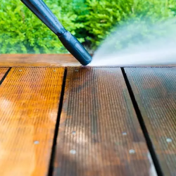 decking and fence cleaning crewe
